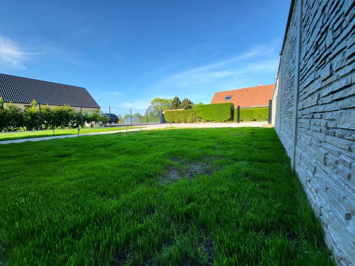La Maison Des Vacances 8 Personnes Ghyvelde Exterior photo